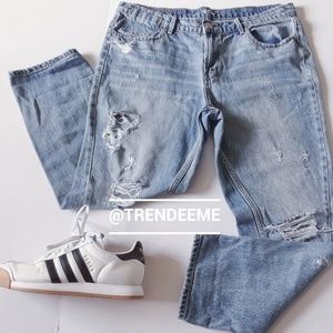 Distressed boyfriend jeans